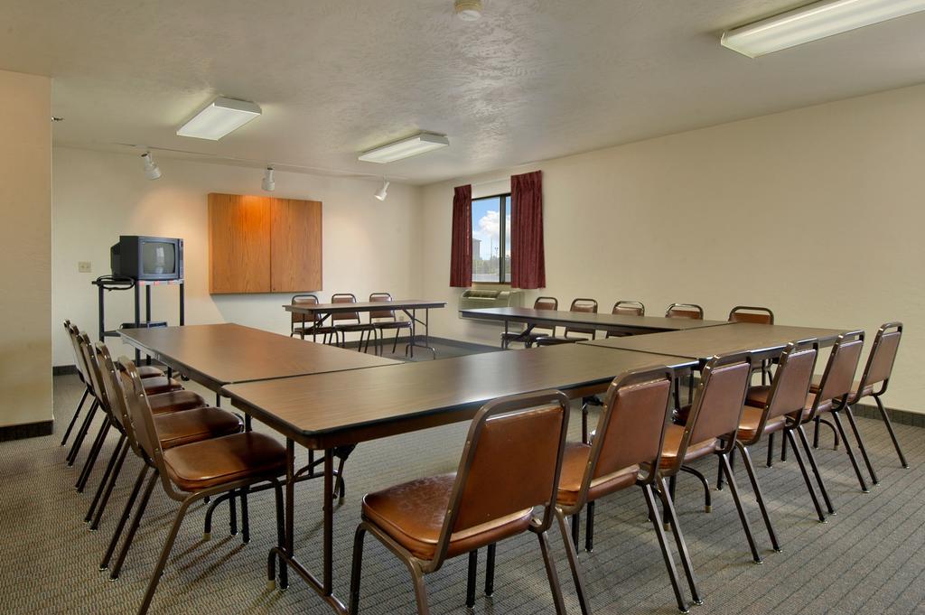 Super 8 By Wyndham Portland Airport Otel Dış mekan fotoğraf