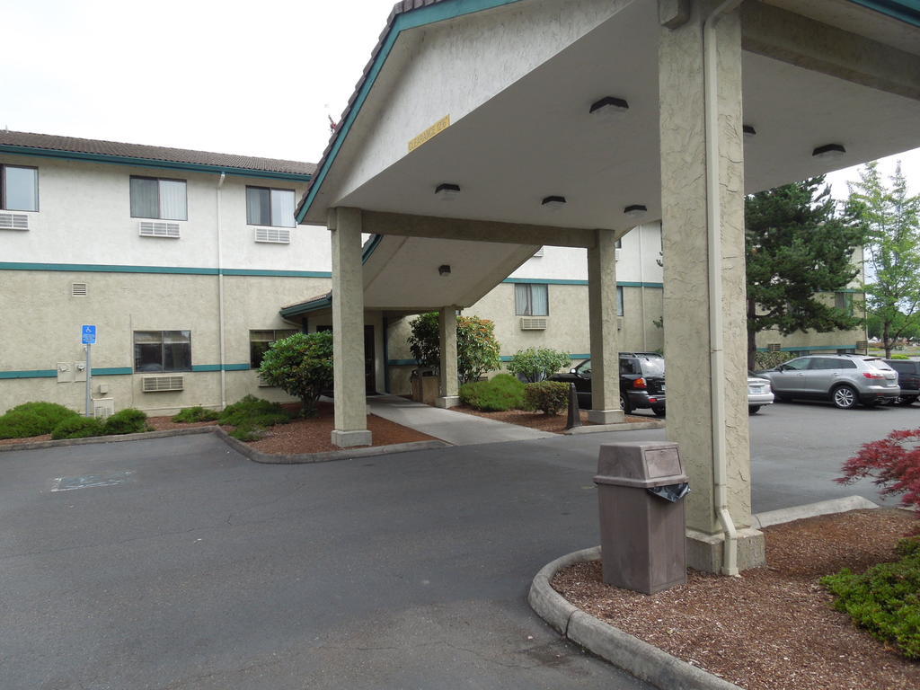 Super 8 By Wyndham Portland Airport Otel Dış mekan fotoğraf