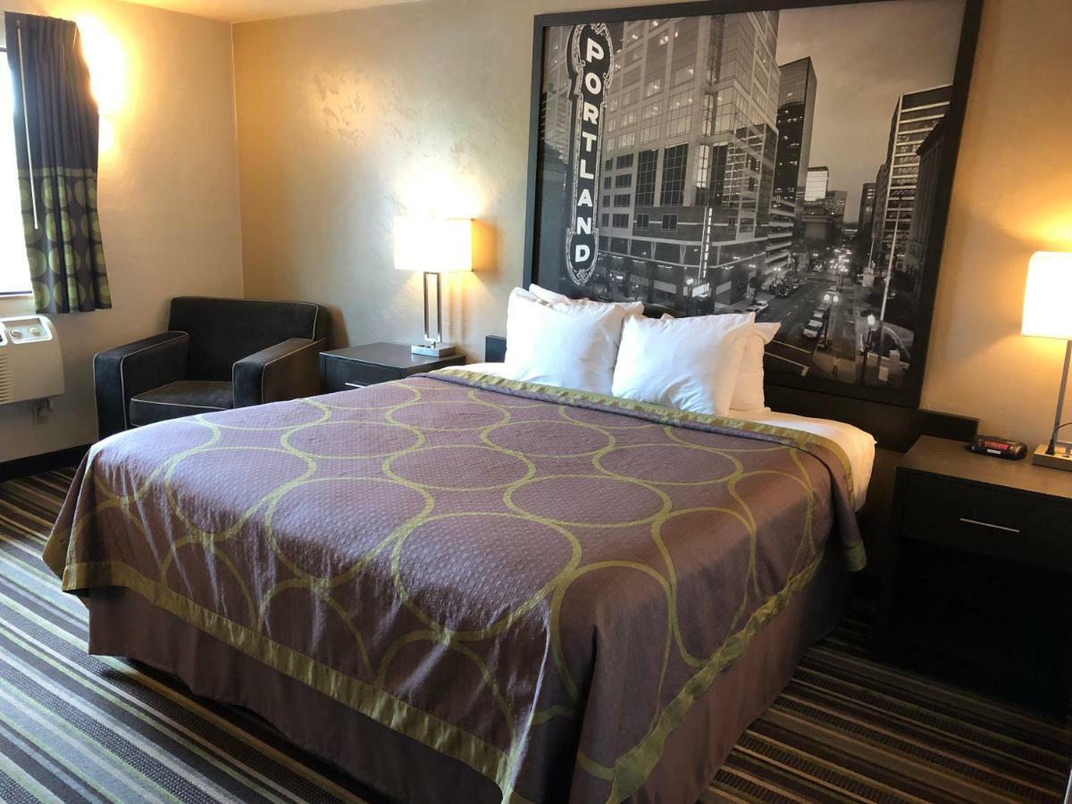 Super 8 By Wyndham Portland Airport Otel Dış mekan fotoğraf