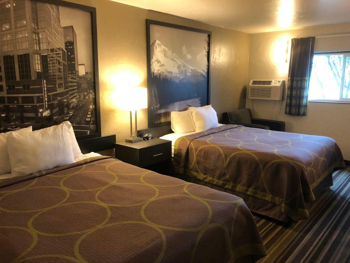 Super 8 By Wyndham Portland Airport Otel Dış mekan fotoğraf