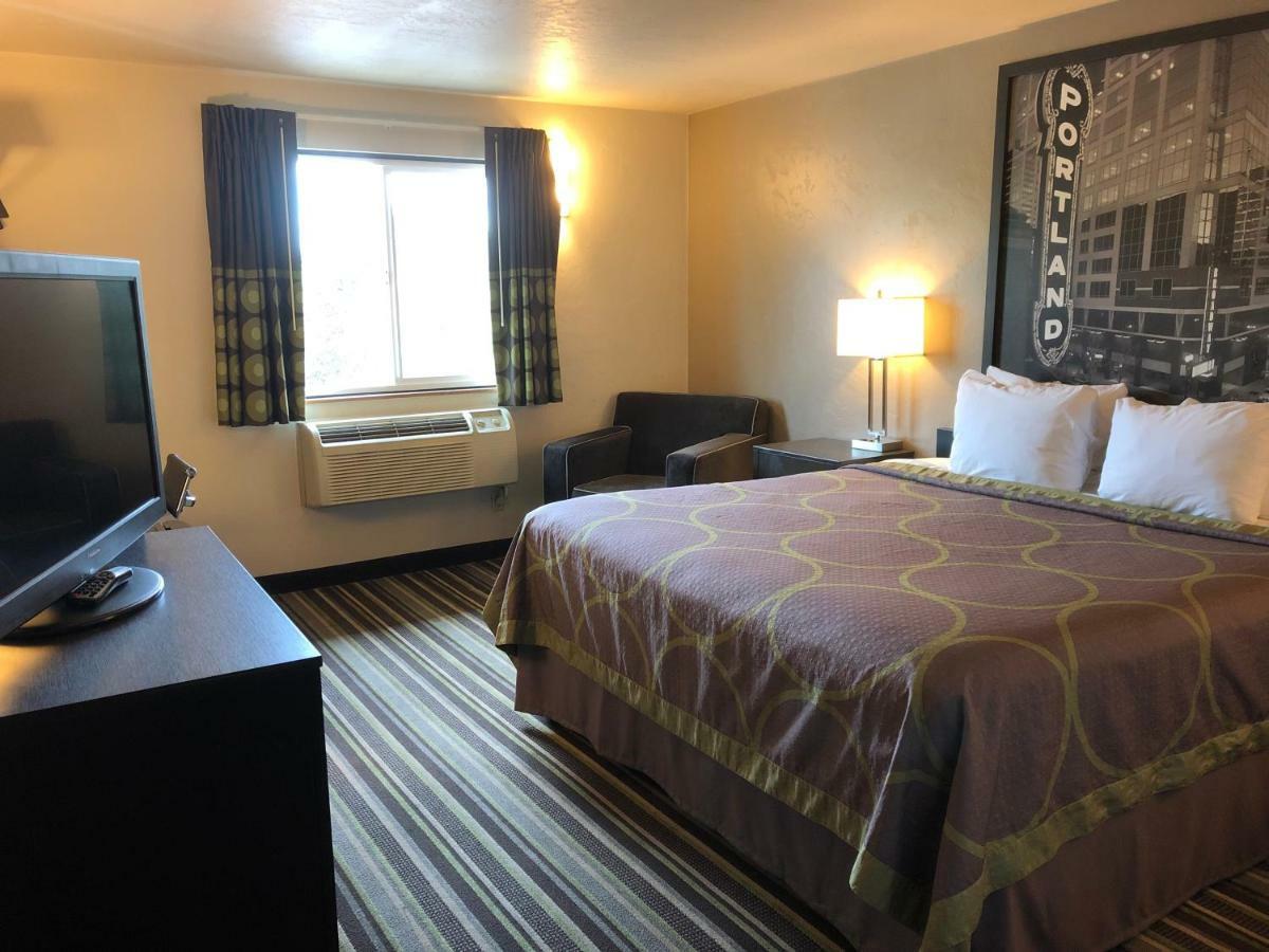 Super 8 By Wyndham Portland Airport Otel Dış mekan fotoğraf